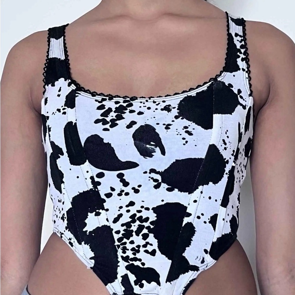 ASOS Monochrome Abstract Crop Top - Picture 3 of 6
